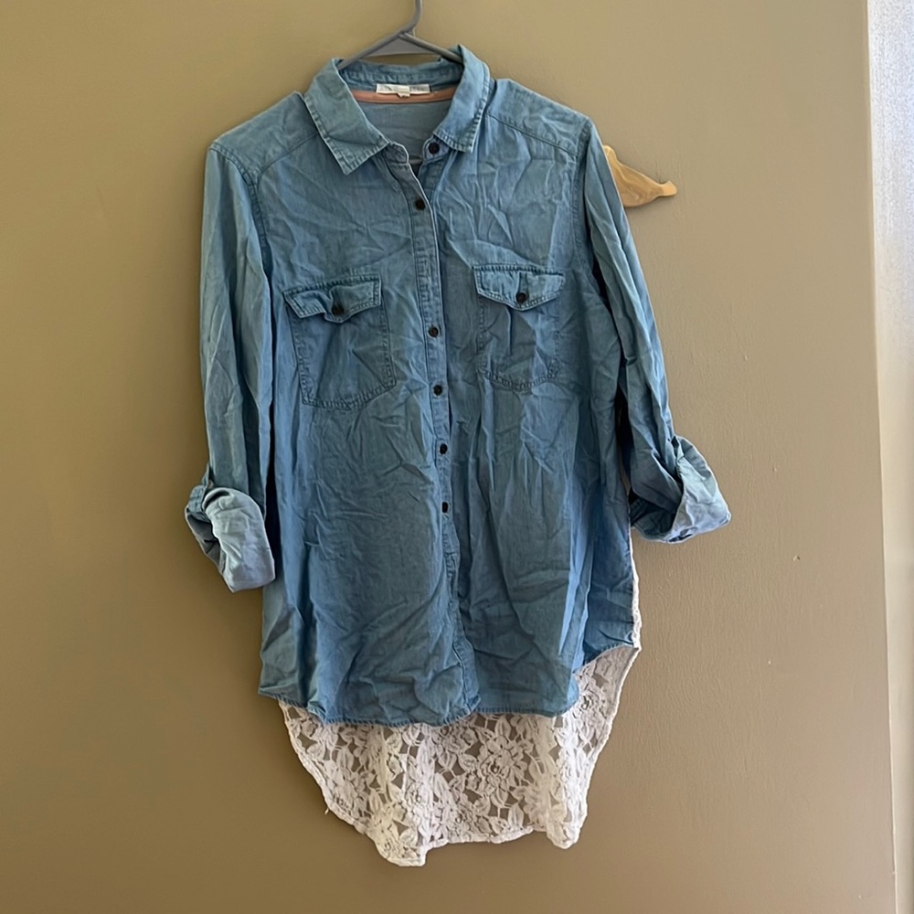 Buttoned Shirt with lace